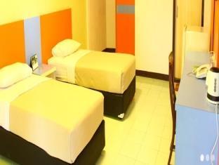 Hotel Indra Djaya Cisarua Εξωτερικό φωτογραφία